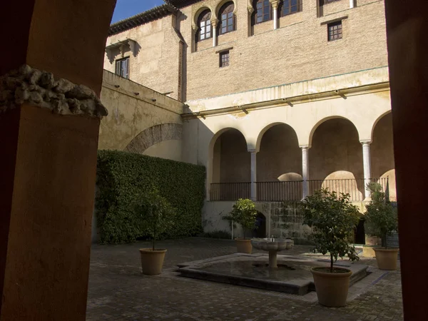 Sevilla, oude stad, historische gebouwen. Spanje. — Stockfoto