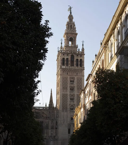 Sevilla, Óváros, a történelmi épületek. Spanyolország. — Stock Fotó