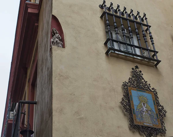 Sevilla, casco antiguo, edificios históricos. España . — Foto de Stock