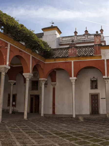 Sevilla, casco antiguo, edificios históricos. España . — Foto de Stock