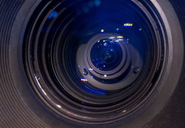 Profesyonel dijital video kamera.