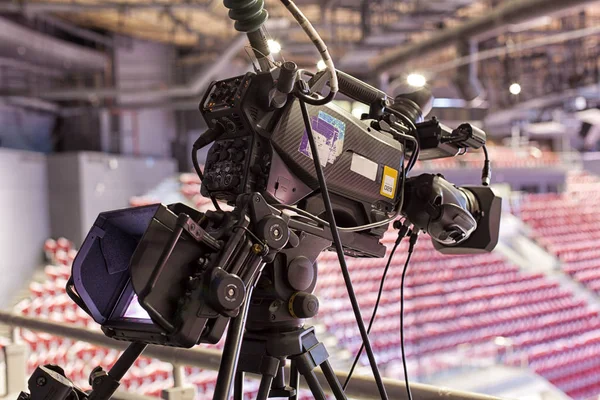 Caméra de télévision pour hockey diffusé — Photo