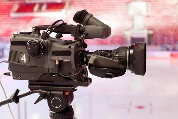 TV-kamera för broadcast hockey — Stockfoto