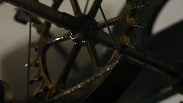 Antiguo mecanismo de torre de reloj — Vídeo de stock