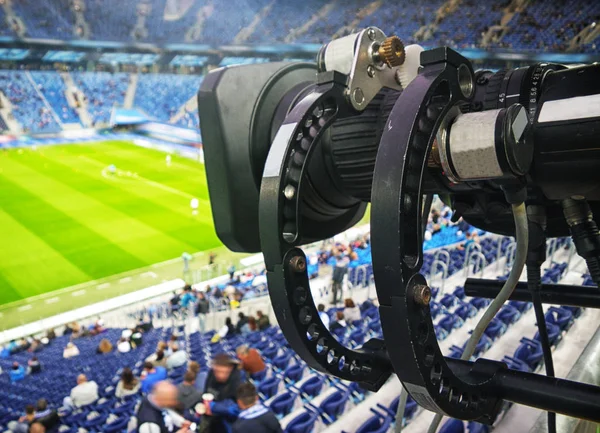 Câmera de tv no futebol — Fotografia de Stock