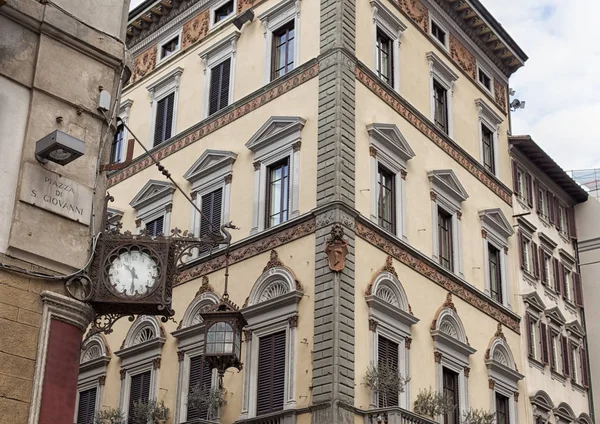 Florence. Şehir manzarası. İlgi duyulan yerler. Konumlar.