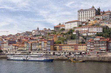 Porto. Şehir manzarası. İlgi duyulan yerler. Konumlar.