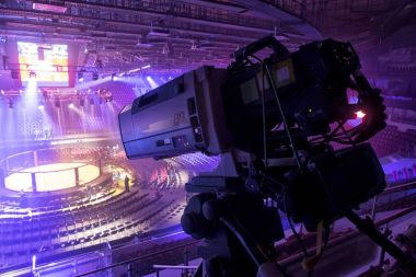 TV kamera karışık dövüş sanatları yarışmalarda.