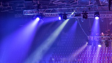 TV kamera karışık dövüş sanatları yarışmalarda.