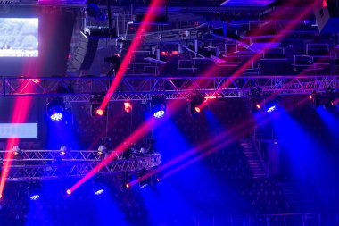 TV kamera karışık dövüş sanatları yarışmalarda.