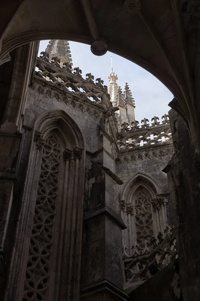 Építészet a történelmi része Batalha, Portugália. — Stock Fotó