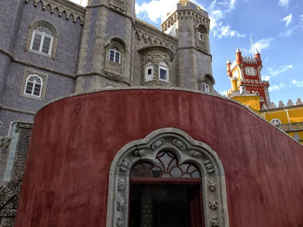 Palast der Pena, Sintra. schönes schloss in portugal. — Stockfoto