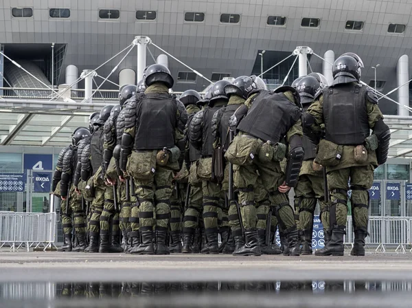 Policía en el fútbol —  Fotos de Stock