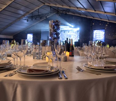 Noel ve Yeni Yıl Şampanyalı Masa Düzenleme.