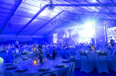 Noel ve Yeni Yıl Şampanyalı Masa Düzenleme.