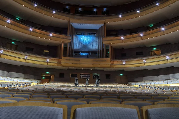 Teatro, vista do salão para o palco . — Fotografia de Stock