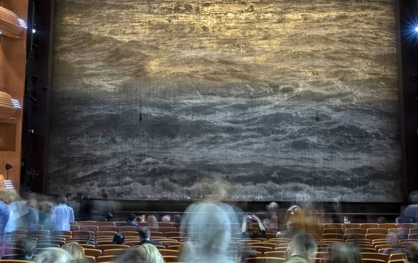 Teatro, vista do salão para o palco . — Fotografia de Stock