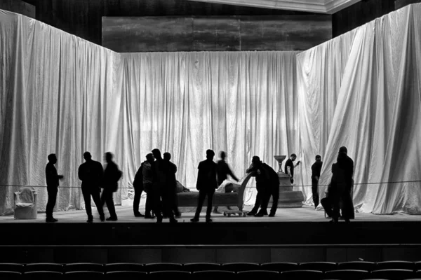 Divadlo, pohled ze sálu na jeviště. — Stock fotografie