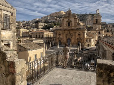 Sicilya 'daki tarihi şehir Modica' ya bakın. İtalya.
