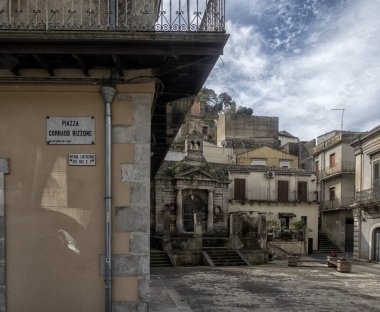 Sicilya 'daki tarihi şehir Modica' ya bakın. İtalya.