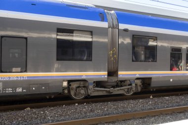 Demiryolu taşımacılığı. Seyahat ve macera için turist geçmişi.