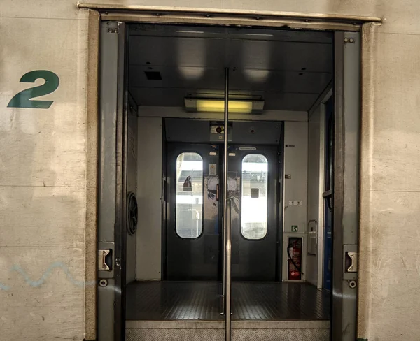 Blick Den Waggon Eines Personenzuges Auf Der Bahn Eisenbahnverkehr — Stockfoto