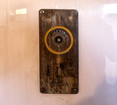 Demiryolundaki bir yolcu treninin vagonuna bakın. Demiryolu taşımacılığı.