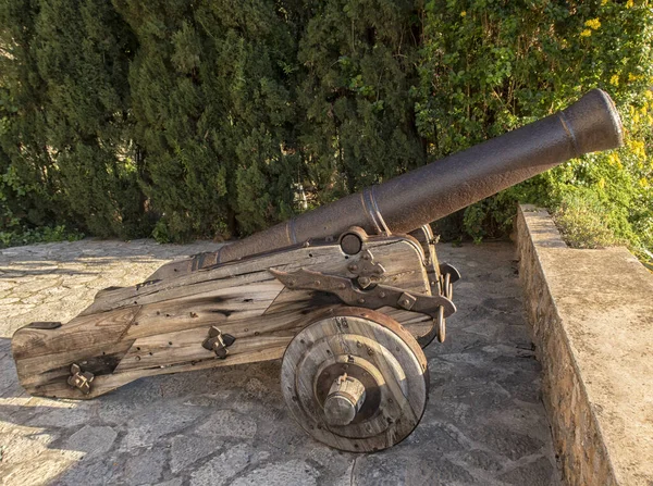 Armas Antiguas Cañón Guerra Exhibido Una Instalación Las Fuerzas Armadas — Foto de Stock