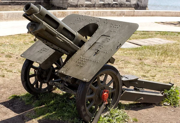 Oude Wapens Oorlogskanon Tentoongesteld Een Militaire Faciliteit — Stockfoto