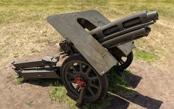 Armas Antigas Canhão Guerra Exibido Uma Instalação Das Forças Armadas — Fotografia de Stock