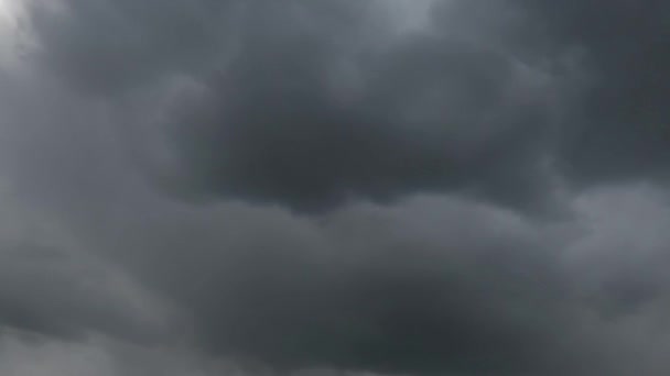 Time Laps Gray Clouds Floating Sky Sometimes Sun Peeps Clouds — Stock Video