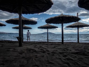 Yunanistan 'da deniz manzarası, Mora Yarımadası, güzel sahil, Akdeniz.