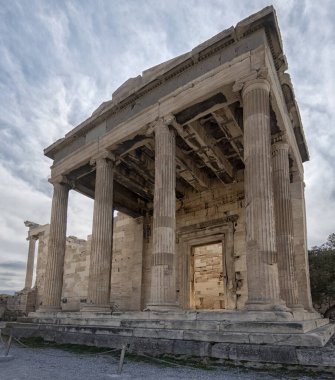 Antik tapınağın mimari ayrıntıları,