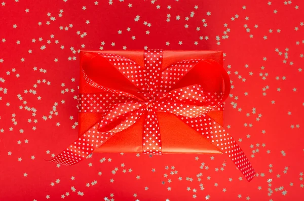 Fondo festivo con caja de regalo —  Fotos de Stock