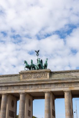 Berlin 'deki Brandenburg Kapısı.