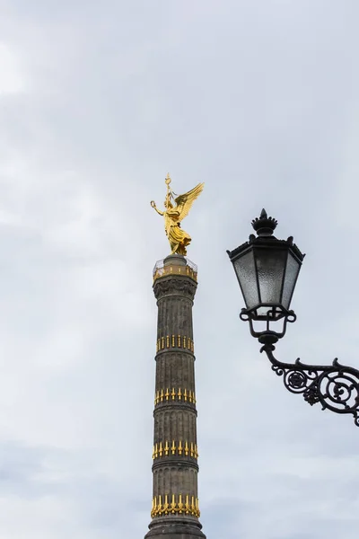 Berlin 'deki Zafer Sütunu — Stok fotoğraf