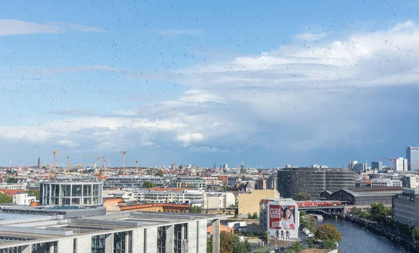 Panorama da cidade de Berlim a partir do telhado do edifício Bendestag — Fotografia de Stock