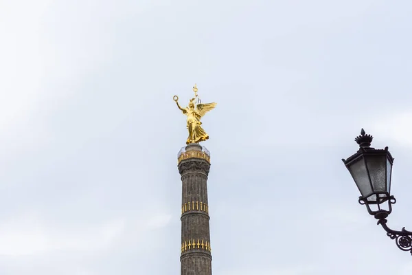 Berlin 'deki Zafer Sütunu — Stok fotoğraf