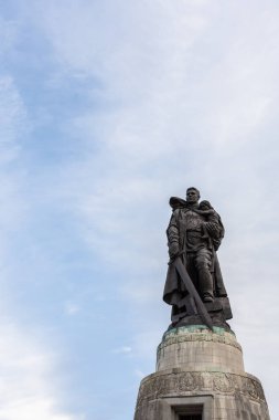 Sovyet Savaş Anıtı, Treptower Parkı