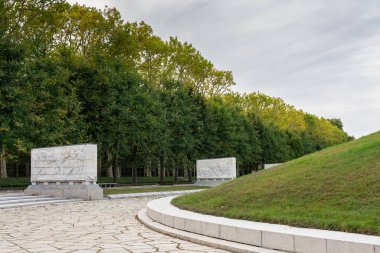 Sovyet Savaş Anıtı, Treptower Parkı