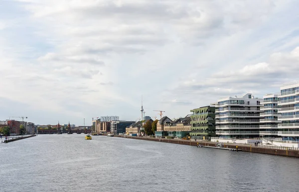 View of the Oberbaunum Bridge and TV tower — Stock Photo, Image