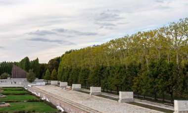 Sovyet Savaş Anıtı, Treptower Parkı