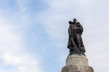 Sovyet Savaş Anıtı, Treptower Parkı