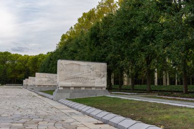 Sovyet Savaş Anıtı, Treptower Parkı