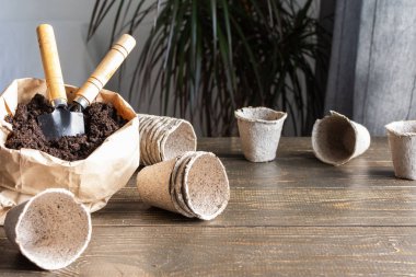 Tohumlar için çevre dostu tencereler