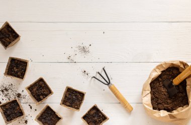 Tohumlar için çevre dostu tencereler