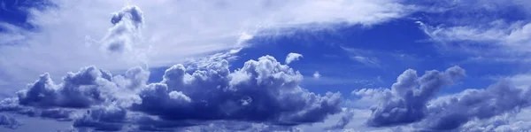Blue Sky Cloudscape. — Stock Photo, Image