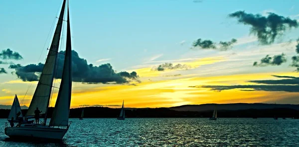 Golden Sunset Silhoette yelken