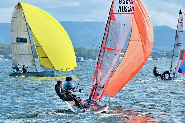 LAKE MACQUARIE, AUSTRALIA. 17 de abril de 2013. Combinado High School Sailing Championships . — Foto de Stock