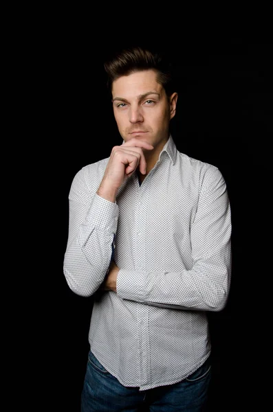 İş ve iş. Çekici bir adam sanıyor.